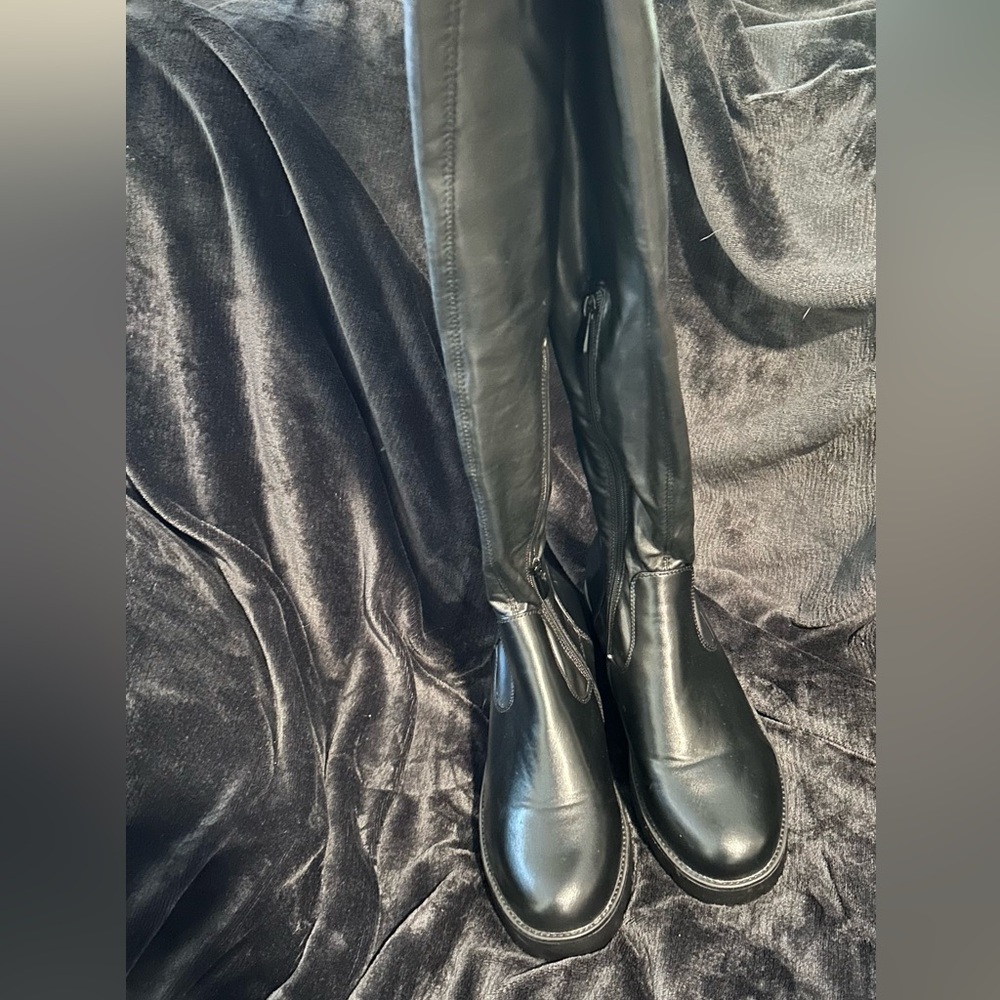Azalea Wang SURGICAL-PROCEED THIGH HIGH
BOOTS - Picture 2 of 7